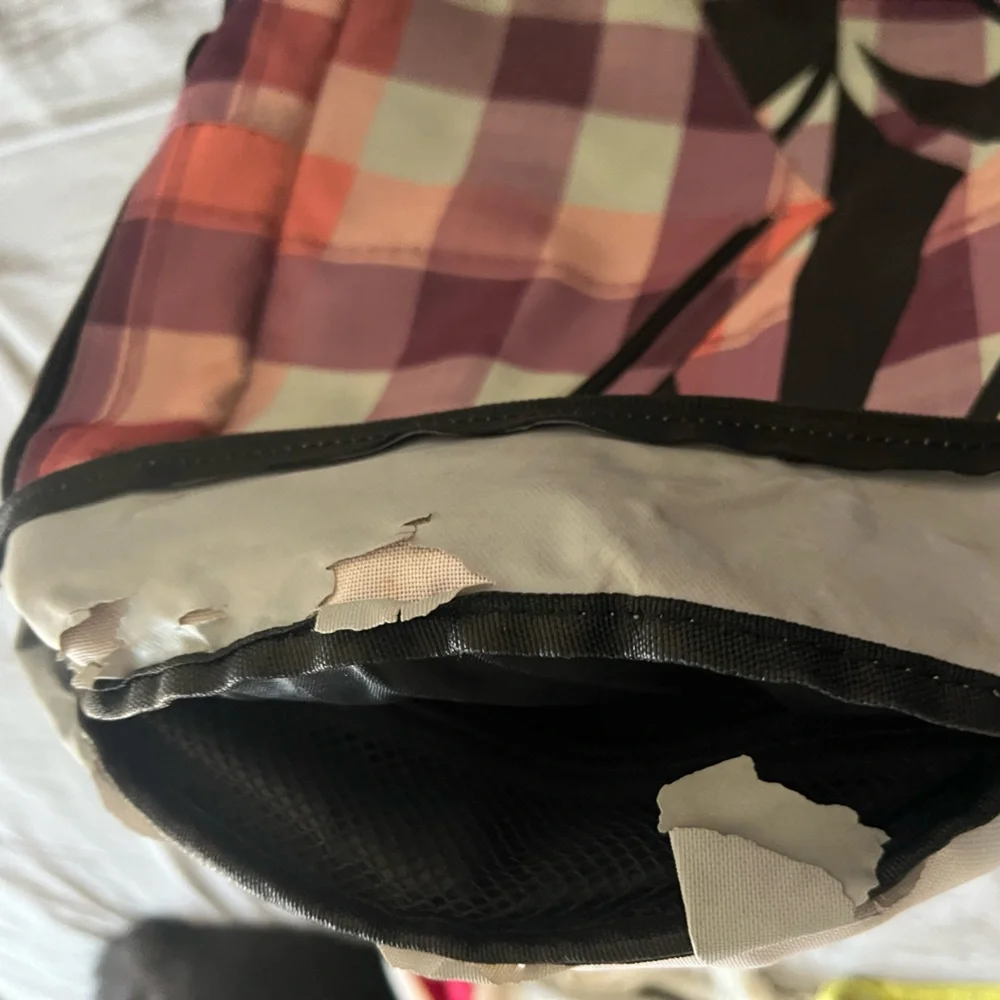 Volcom Backpack - Picture 9 of 9